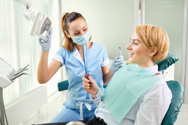 How An Emergency Dentist Treats A Dental Abscess